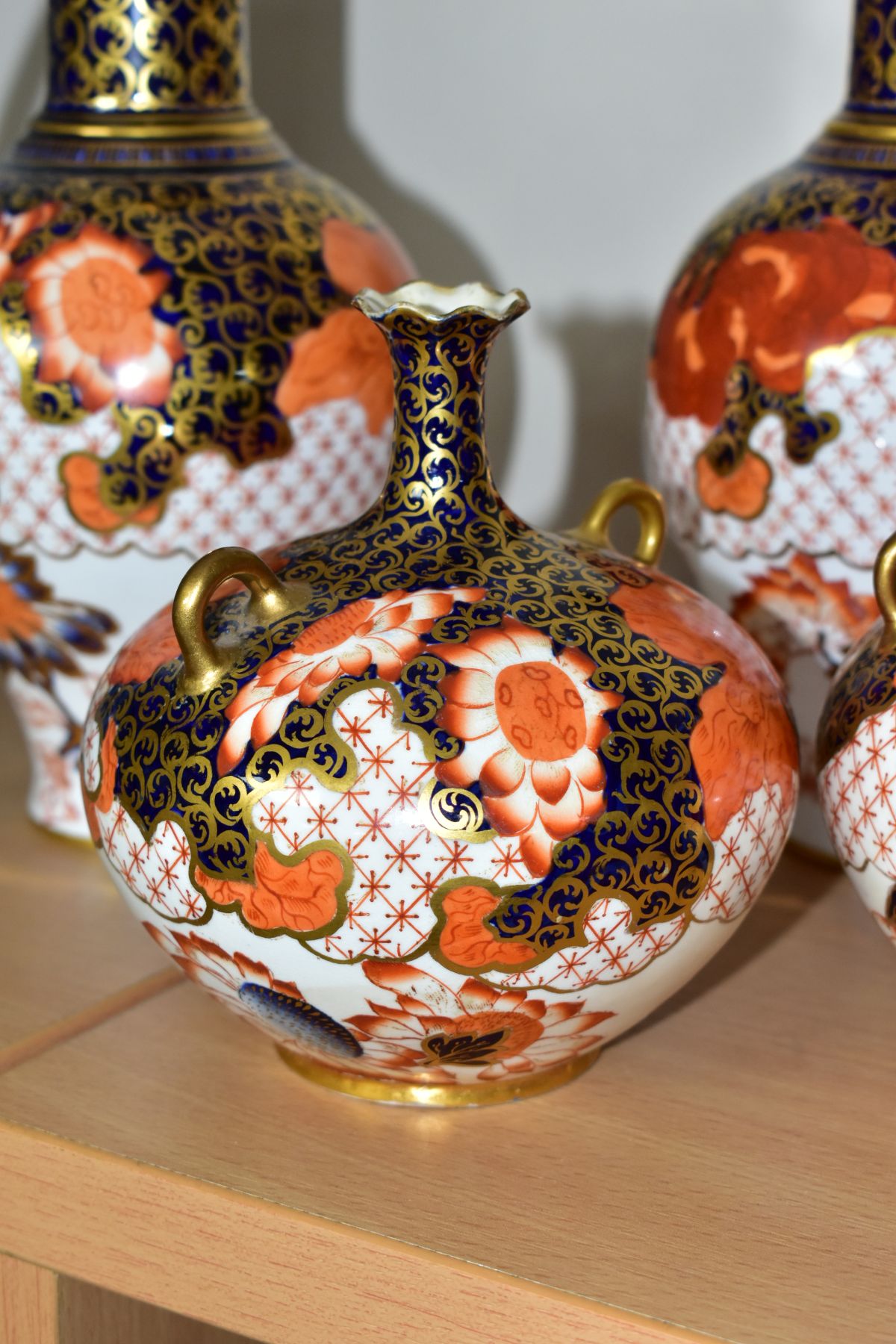 A PAIR OF ROYAL CROWN DERBY IMARI 2444 PATTERN EWERS AND A PAIR OF SQUAT BULBOUS TWIN HANDLED - Image 3 of 9