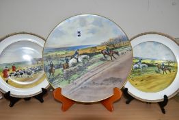 TWO W.T. COPELAND & SONS PLATES PRINTED WITH LIONEL EDWARDS HUNTING SCENES AND A SIMILAR CHARGER,