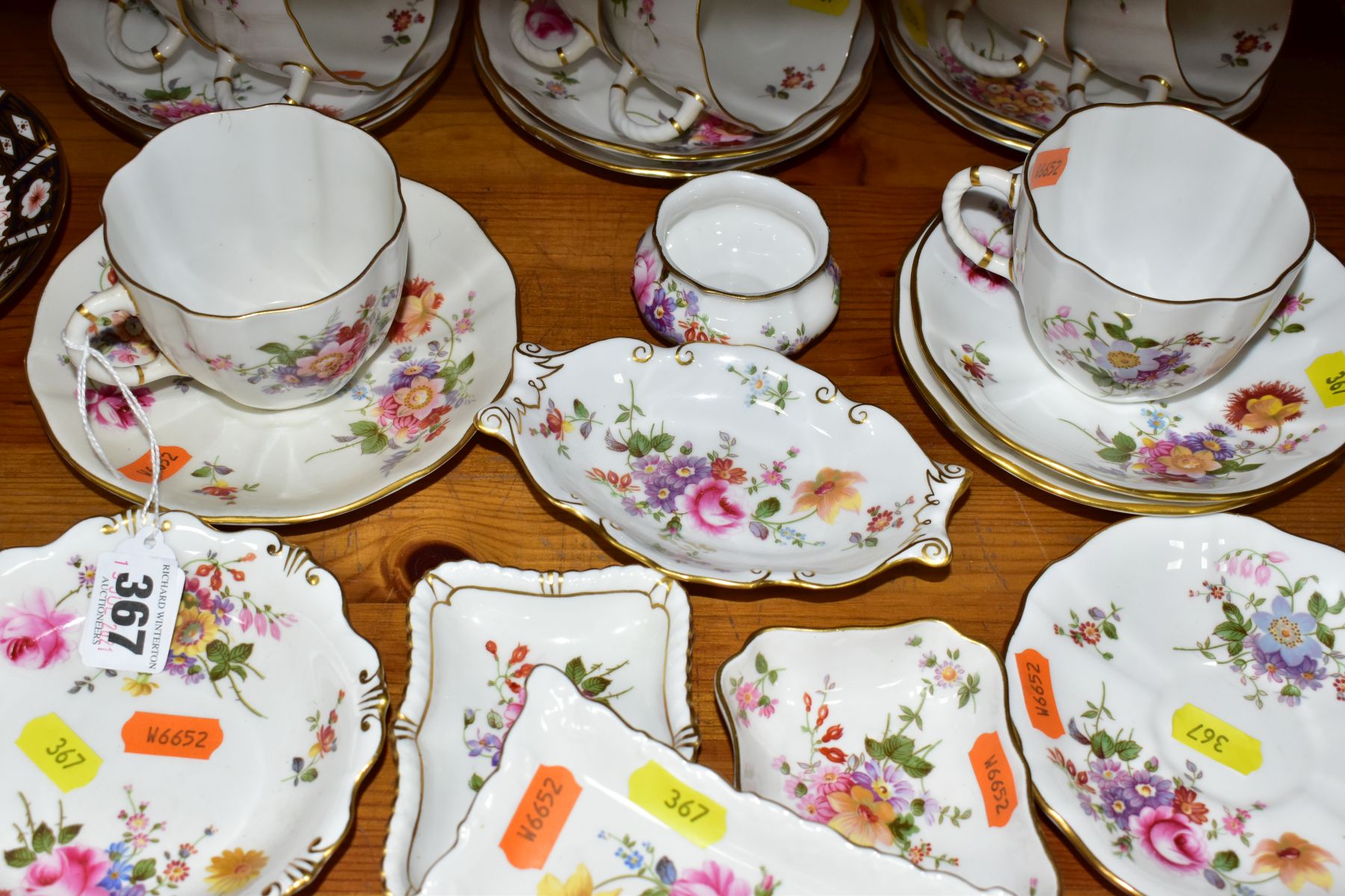 A QUANTITY OF ROYAL CROWN DERBY 'DERBY POSIES' ITEMS, comprising eight tea cups (two seconds) and - Image 3 of 8