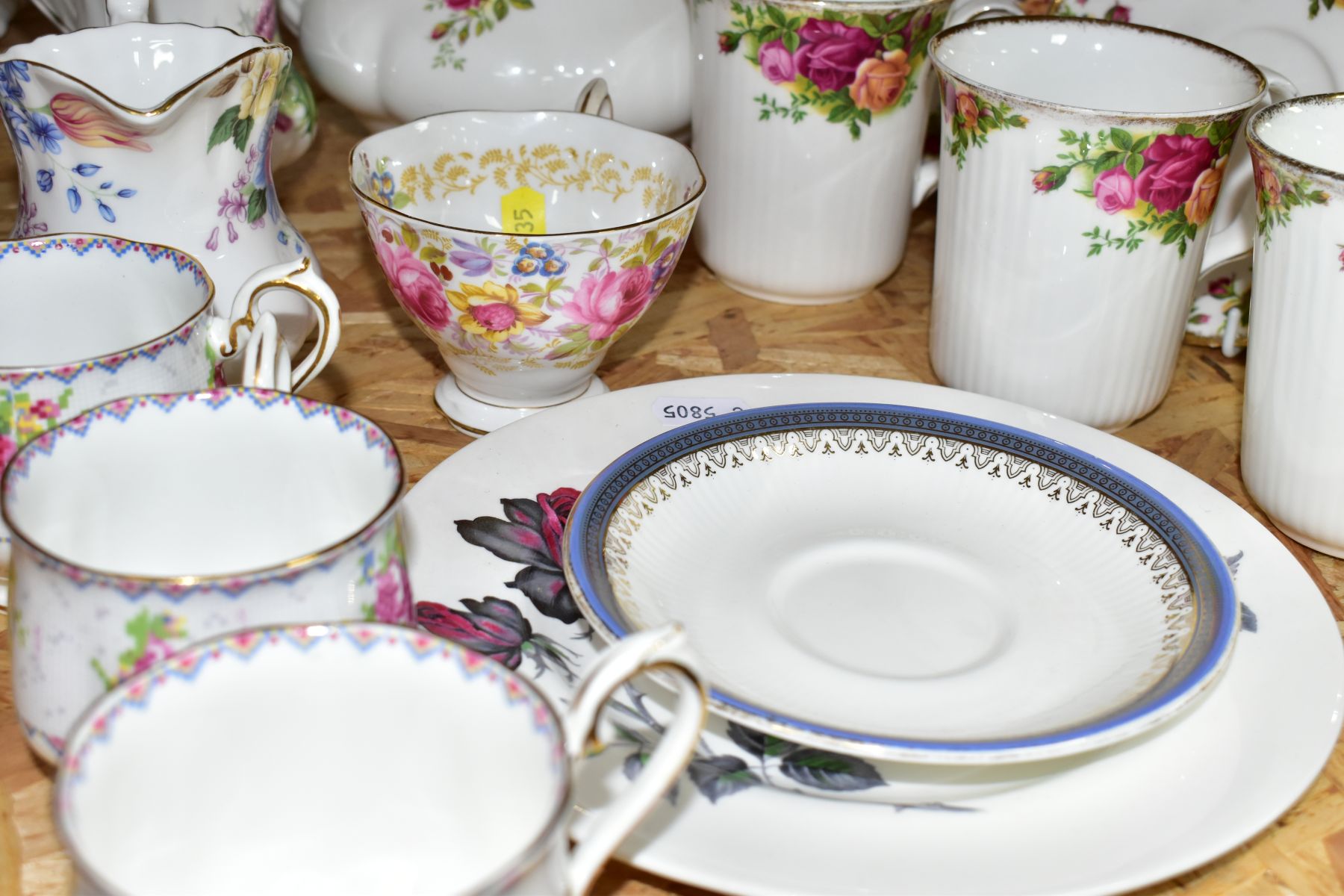 A GROUP OF VARIOUS ROYAL ALBERT TABLESWARES, comprising 'Old Country Roses' teapot (some - Image 5 of 8