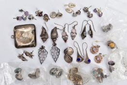 AN EARLY 20TH CENTURY SILVER VESTA AND TWENTY-SEVEN PAIR OF EARRINGS, the vesta of plain design with