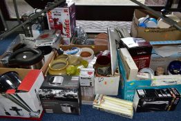 FIVE BOXES AND LOOSE KITCHEN RELATED ITEMS, STONWARE, PYREX, ETC, to include tupperware, some