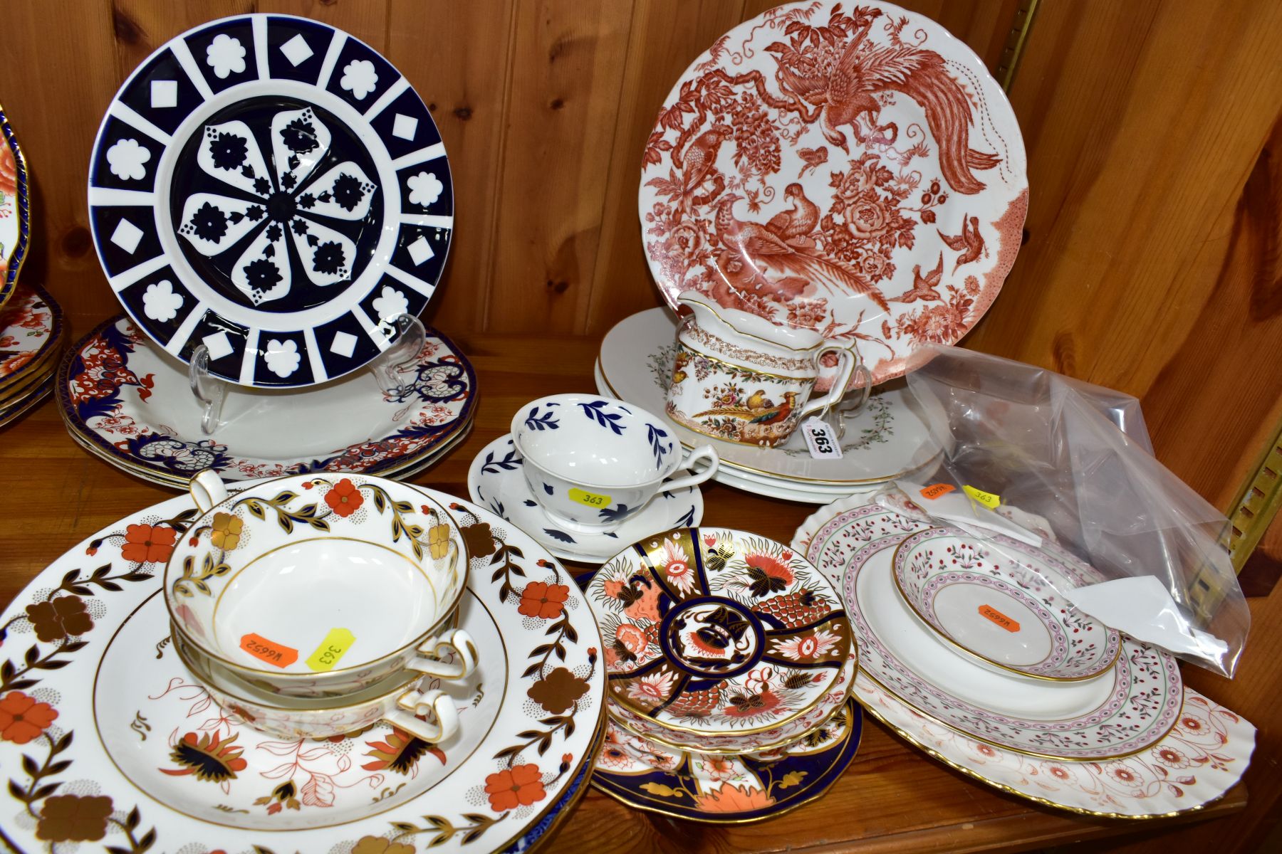 A GROUP OF ASSORTED ROYAL CROWN DERBY PLATES, etc, in a variety of patterns, including Old