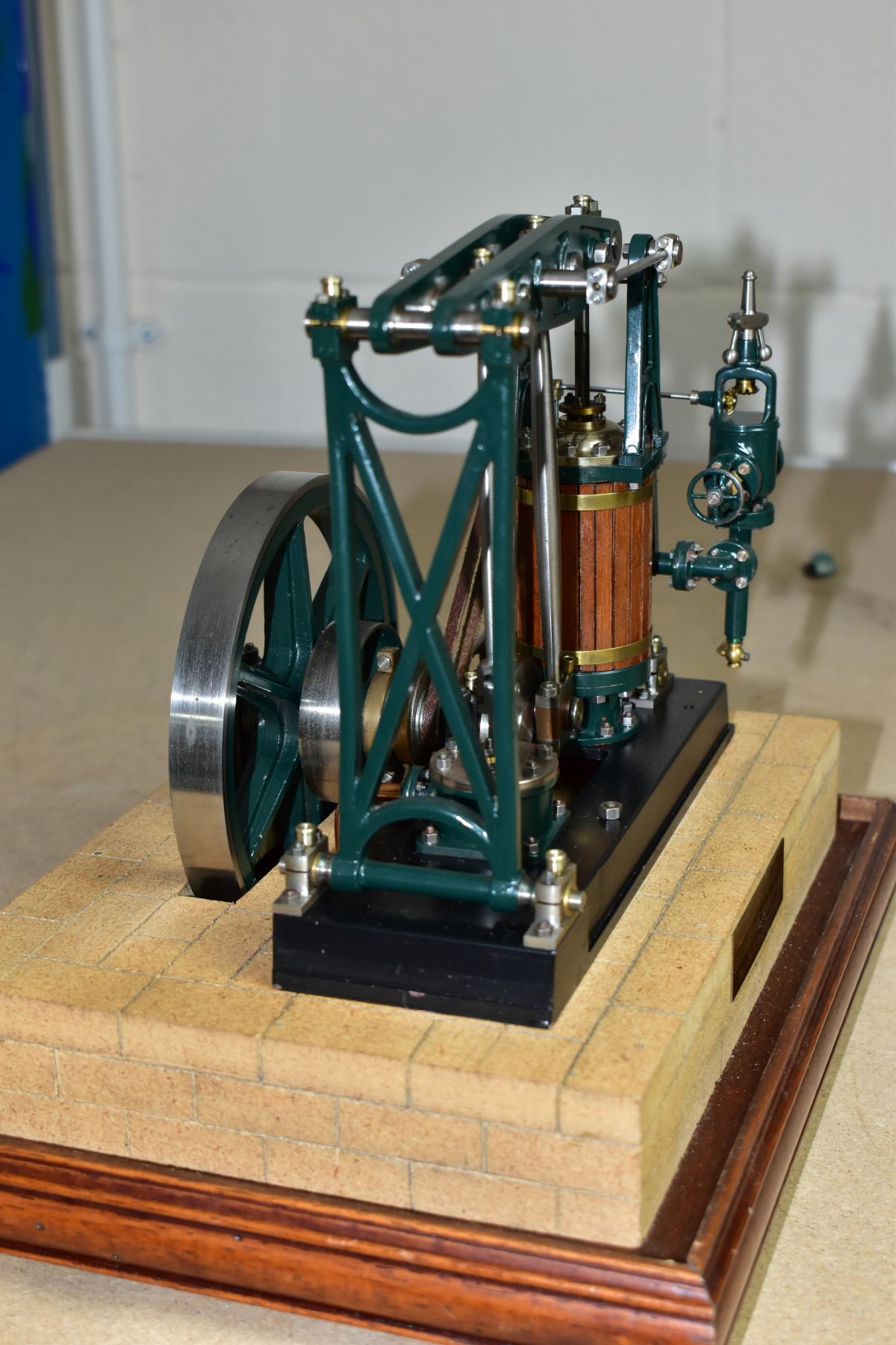 A CASED HANDBUILT SCALE MODEL OF AN EASTERN & ANDERSON GRASSHOPPER LIVE STEAM BEAM ENGINE, not - Image 3 of 5