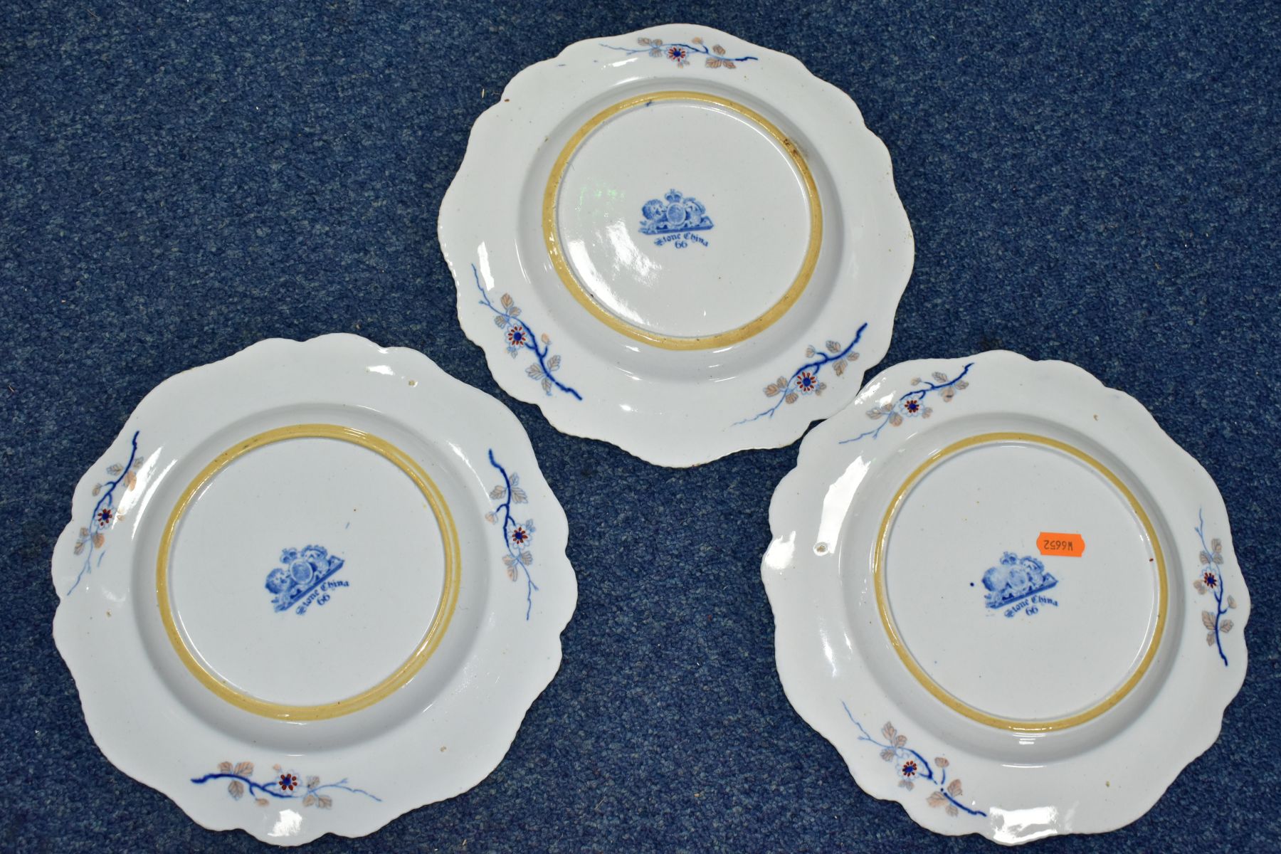 A COLLECTION OF 19TH AND 20TH CENTURY CABINET AND DINNER PLATES, comprising three Hicks & Meigh - Image 18 of 21