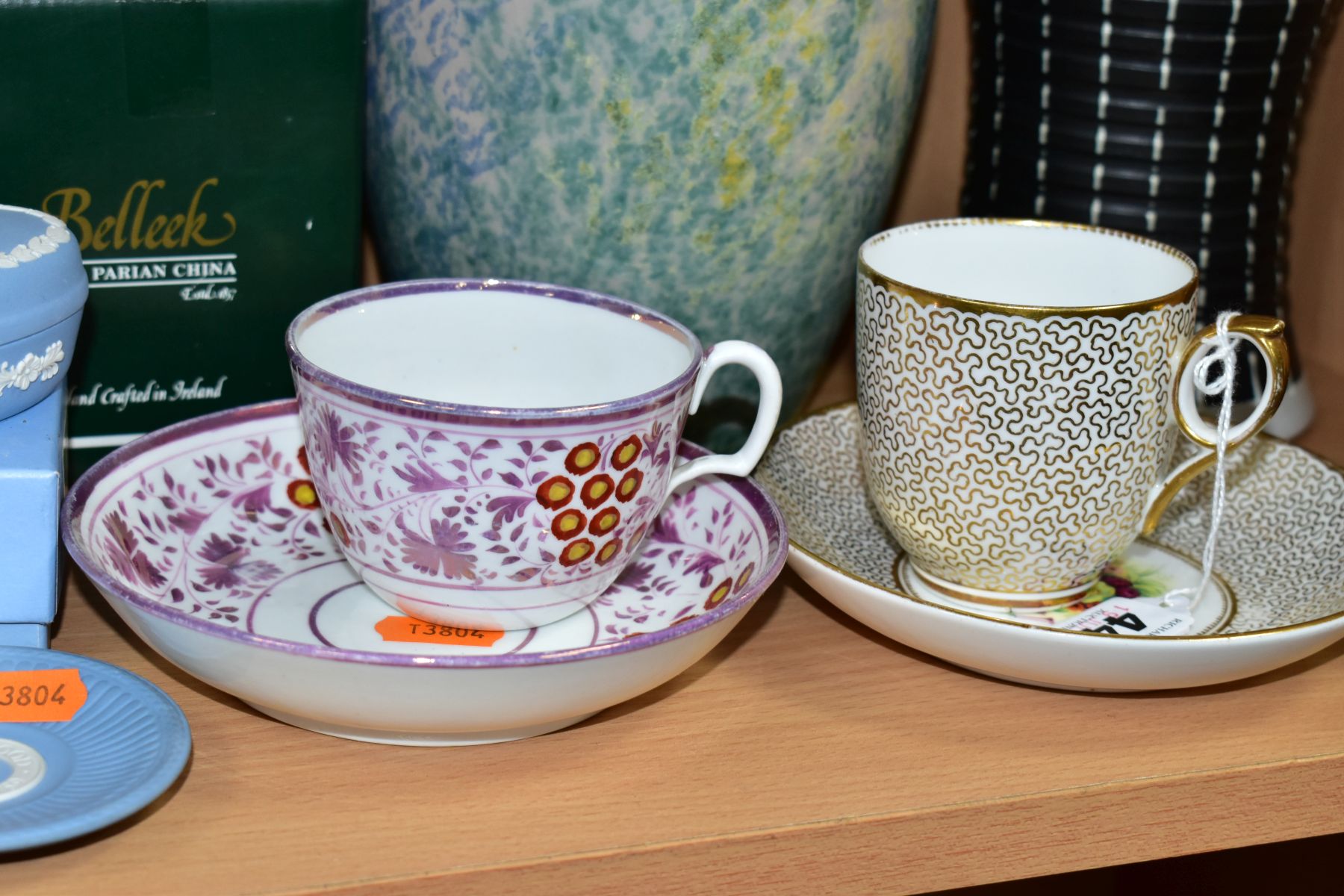 A GROUP OF CERAMICS, STONEWARE etc, comprising a Bridgwood & Son Victorian teacup and saucer, a - Image 2 of 9
