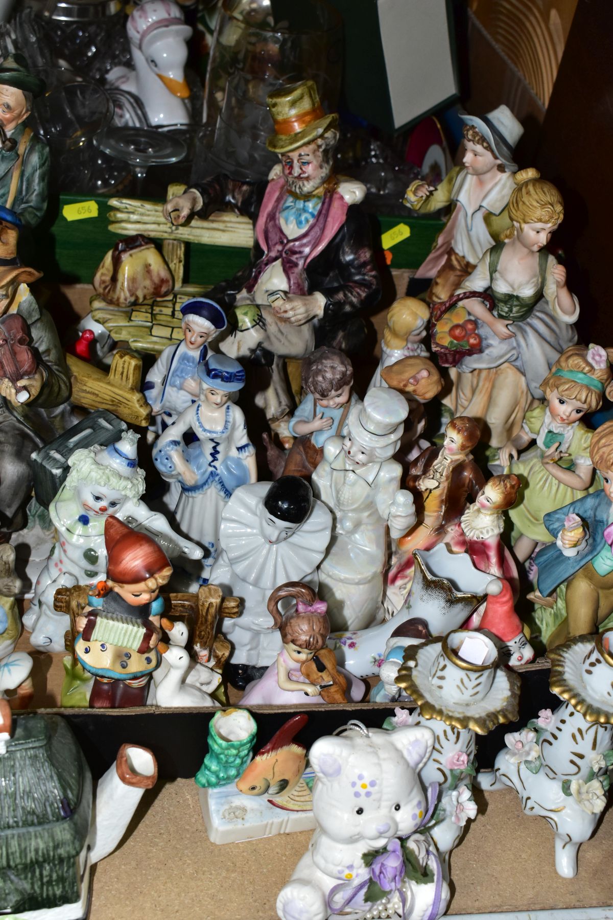 TWO BOXES AND LOOSE 20TH CENTURY FIGURAL ORNAMENTS, boxed tea cups and saucers, a pair of - Image 7 of 13