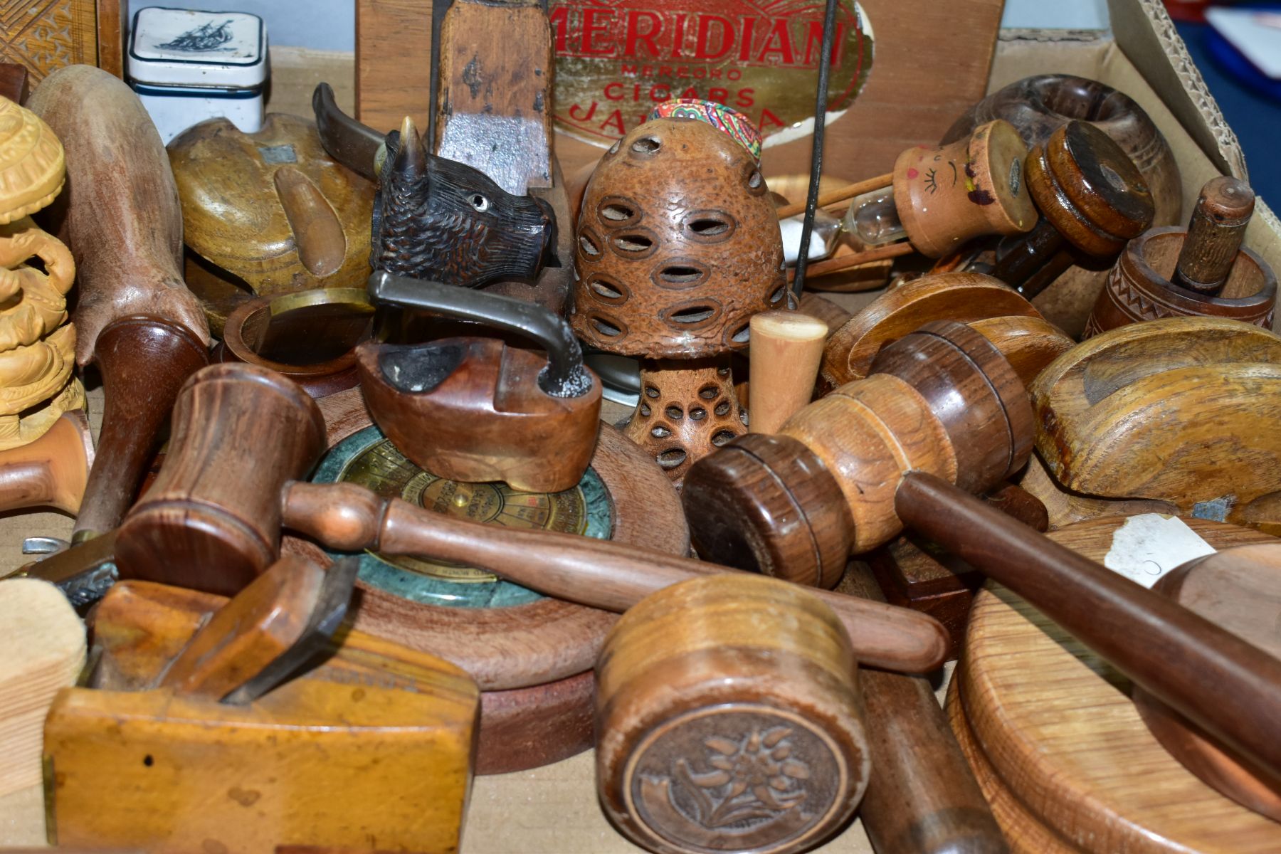 A BOX OF TREEN, to include two gavels, small woodworking planes, a bulls head pipe, a clog shaped - Image 5 of 5