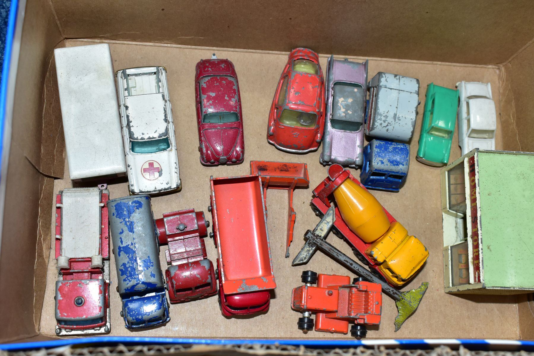 TWO BOXED SCALEXTRIC CARS, Ferrari 312 B2, No C025 and JPS Lotus, No C050, both appear complete - Image 2 of 8