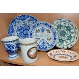 A LATE 18TH CENTURY CHINESE EXPORT PORCELAIN TANKARD AND FIVE PIECES OF 20TH CENTURY DELFT