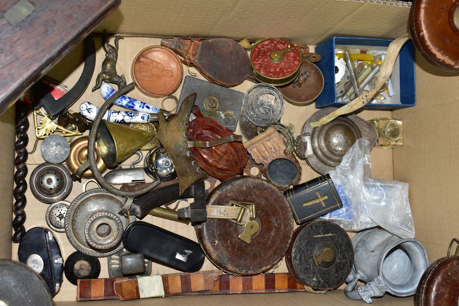 A BOX AND A TIN OF COLLECTABLES, METALWARES, ETC, including an Edwardian walnut cased perpetual - Image 2 of 10