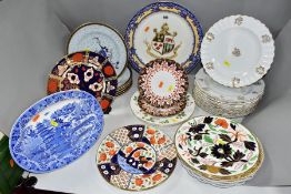 A COLLECTION OF 19TH AND 20TH CENTURY CABINET AND DINNER PLATES, comprising three Hicks & Meigh