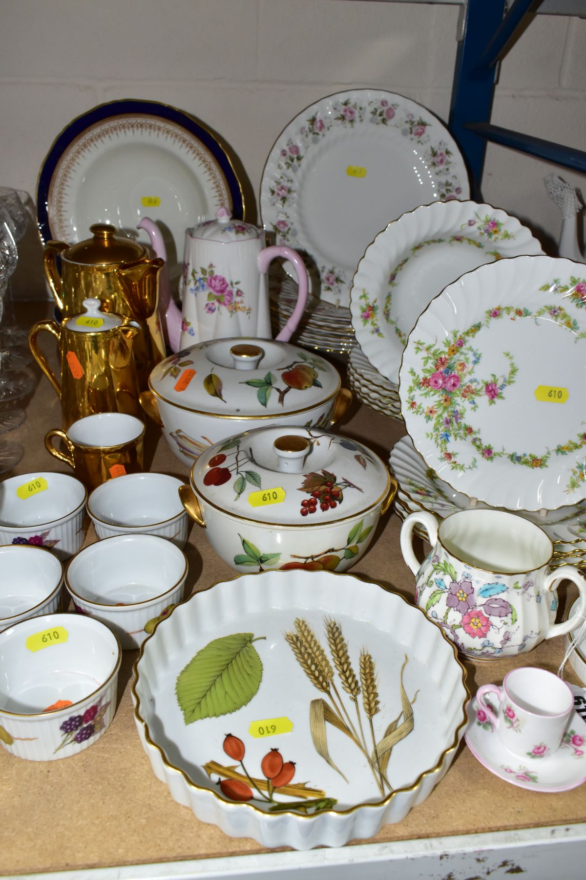 A COLLECTION OF ROYAL WORCESTER, SHELLEY AND MINTON DINNER AND COFFEE WARES, ETC, including three