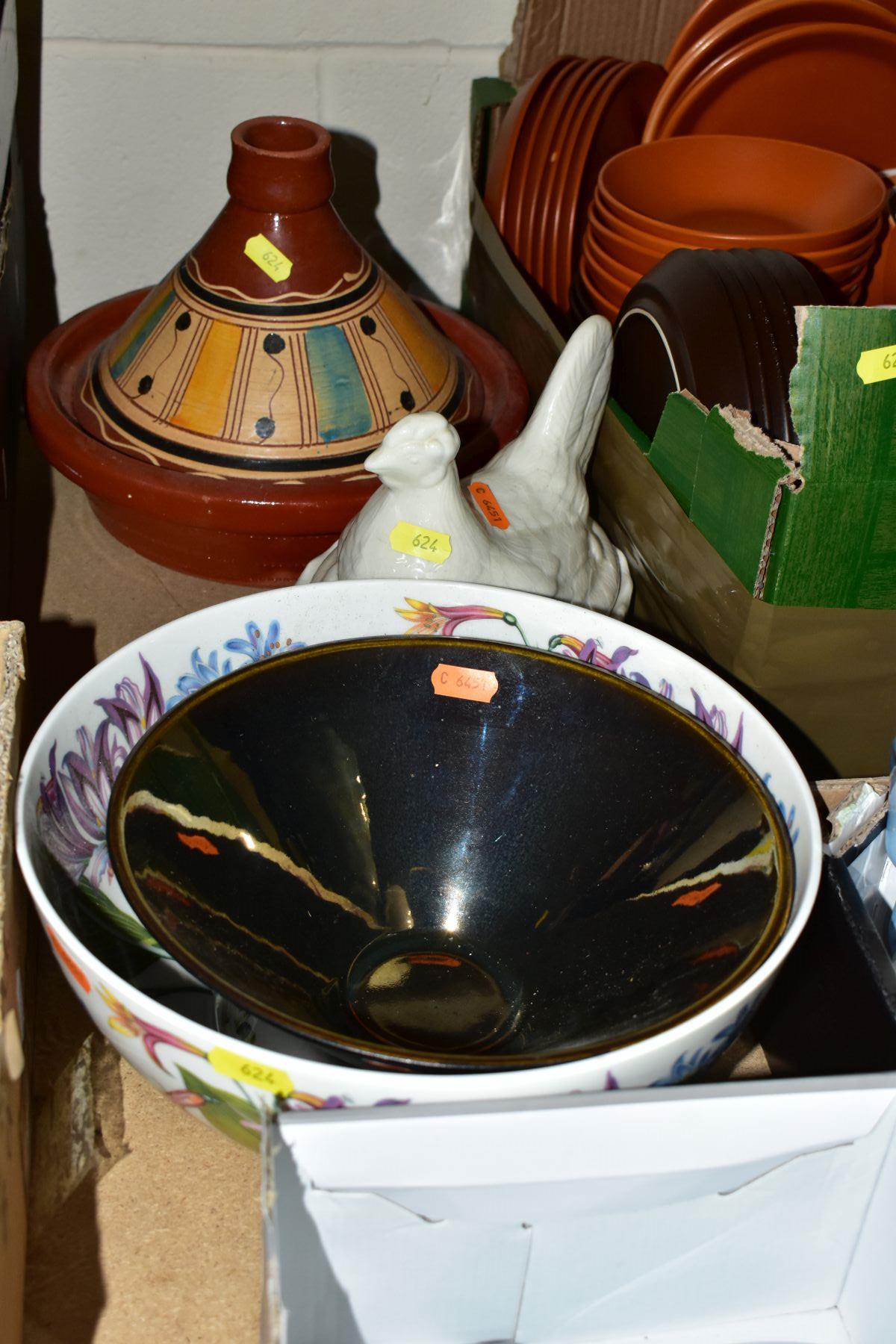 THREE BOXES AND LOOSE CERAMICS AND GLASSWARE, including a Susie Cooper bone china fifteen piece - Image 7 of 12