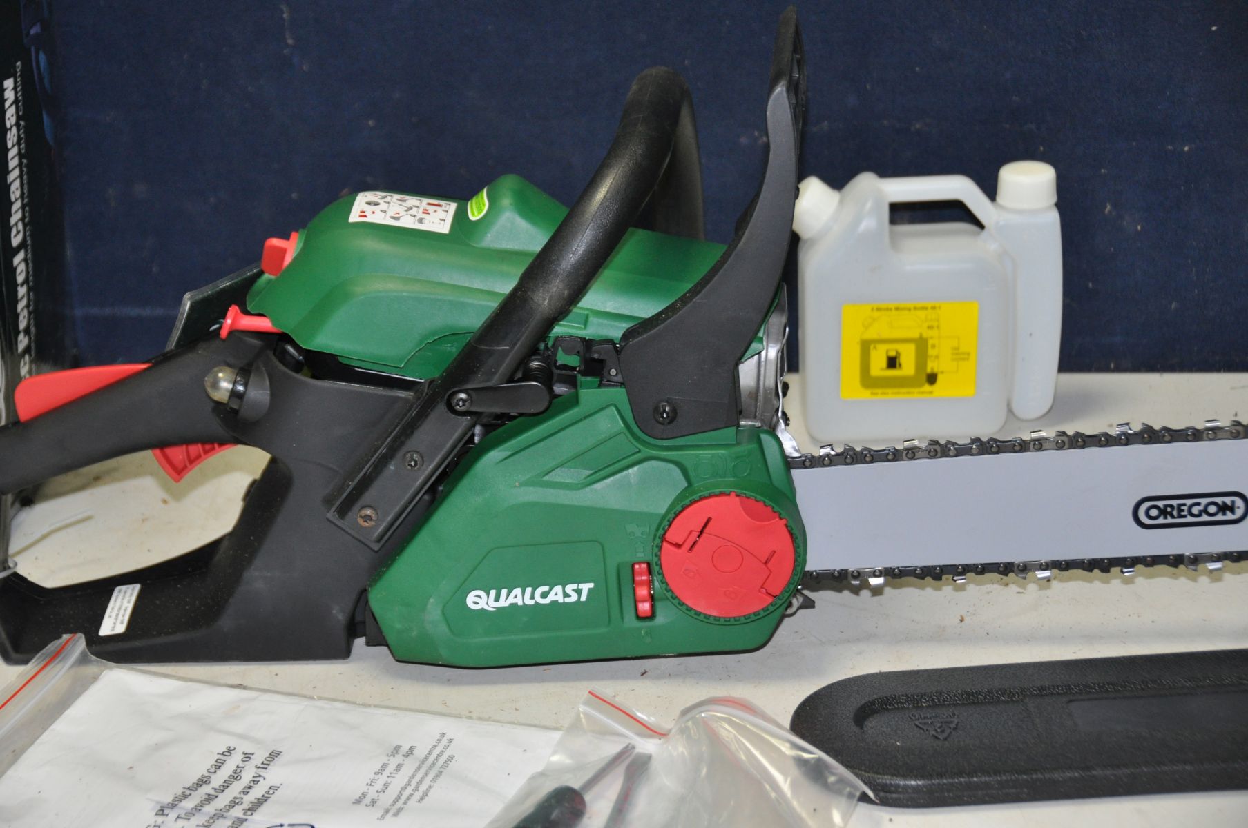 A BOXED AND UNUSED QUALCAST PCS46Z 45cc PETROL CHAINSAW with packaging ( untidy), fill bottle, - Image 3 of 4