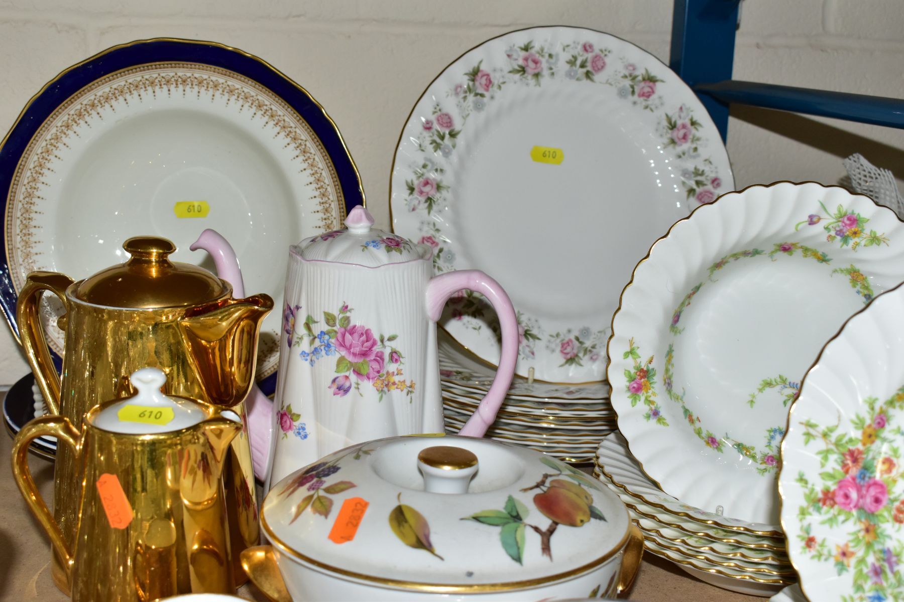 A COLLECTION OF ROYAL WORCESTER, SHELLEY AND MINTON DINNER AND COFFEE WARES, ETC, including three - Image 6 of 9