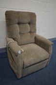 A PRIDE ELECTRIC RISE AND RECLINE ARMCHAIR (PAT pass and working)