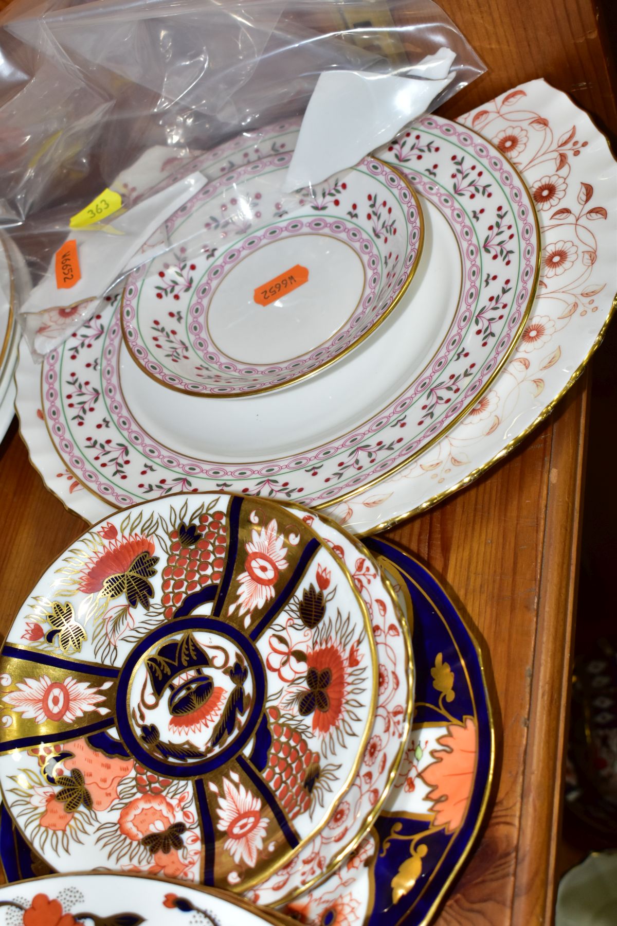 A GROUP OF ASSORTED ROYAL CROWN DERBY PLATES, etc, in a variety of patterns, including Old - Image 3 of 9