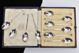 A CASED SET OF SIX SILVER TEASPOONS, Sheffield 1924, together with a further four matched teaspoons