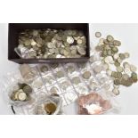 A SMALL BOX OF UK 20TH CENTURY COINAGE to include over 900 grams of pre 1947 silver threepence