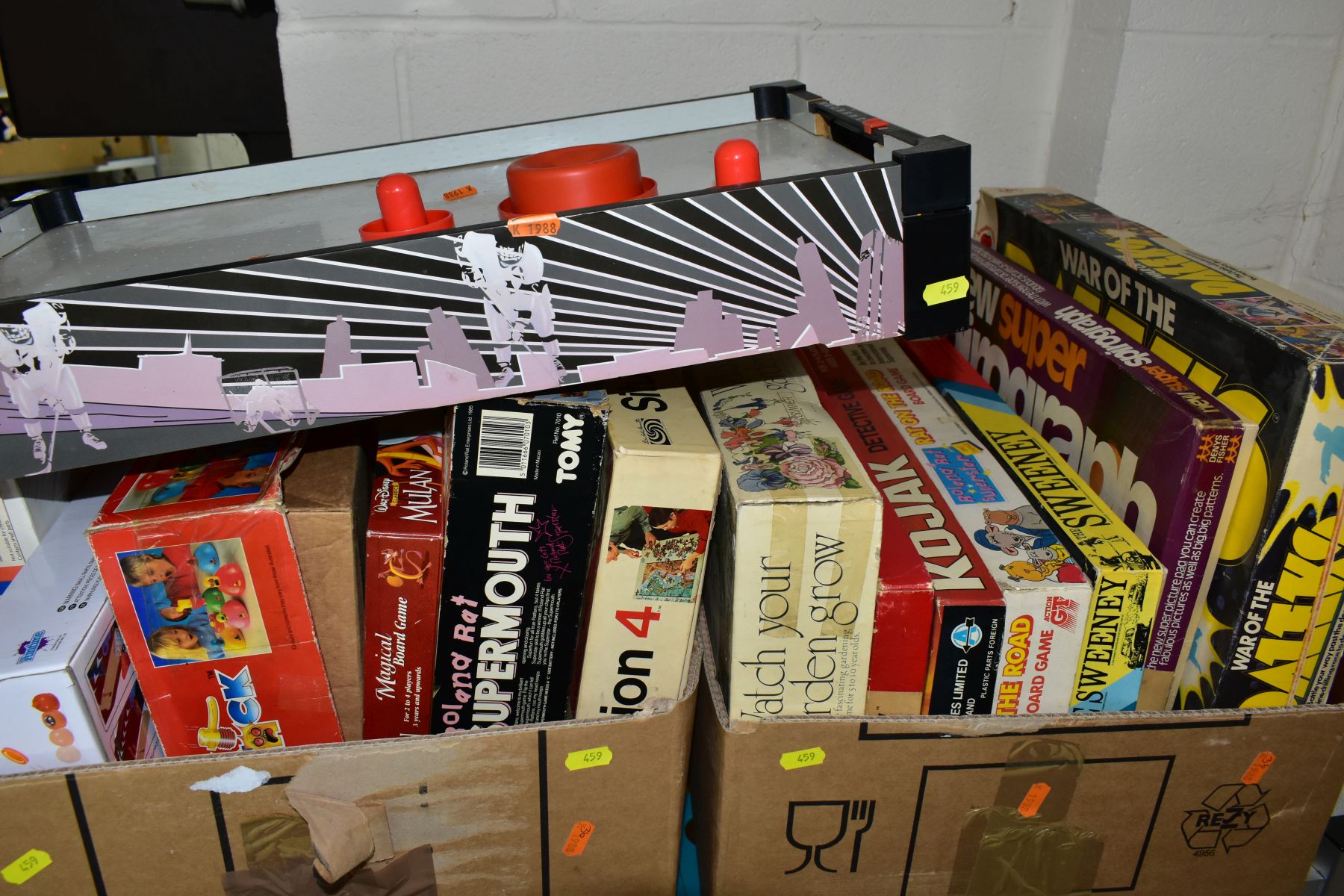 A QUANTITY OF ASSORTED TOYS AND GAMES etc, assorted board games to include 'The Sweeney', ' - Image 2 of 8