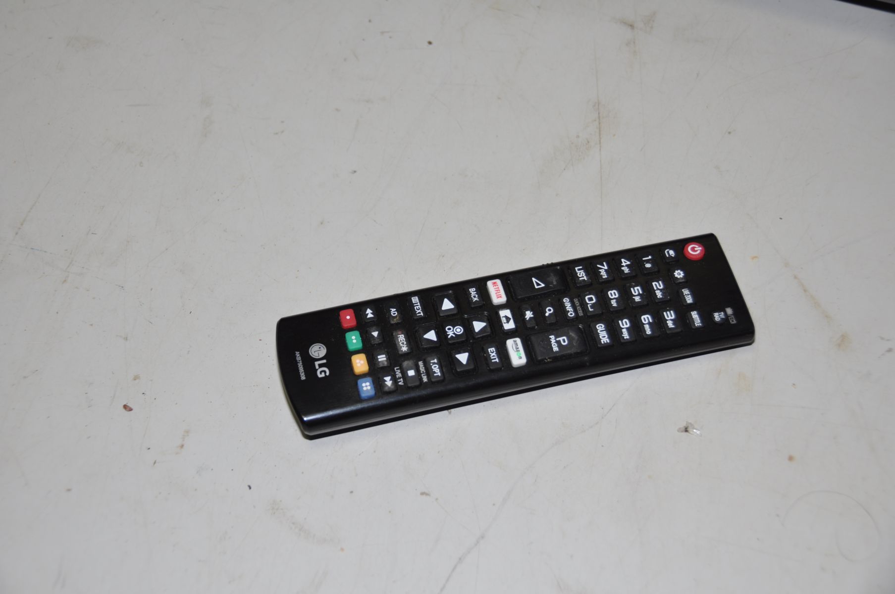 A LG 49UJ634V 49in TV with remote, no stand (PAT pass and working no batteries included) - Image 2 of 2