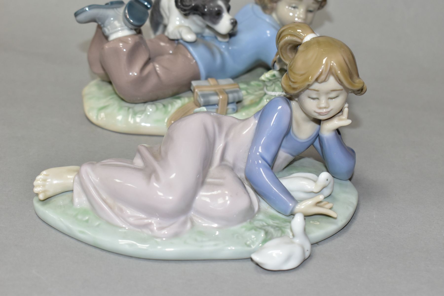 TWO LLADRO FIGURE GROUPS, comprising 'Study buddies' No 5451, designed by Regino Torrijos 1988, - Image 4 of 6