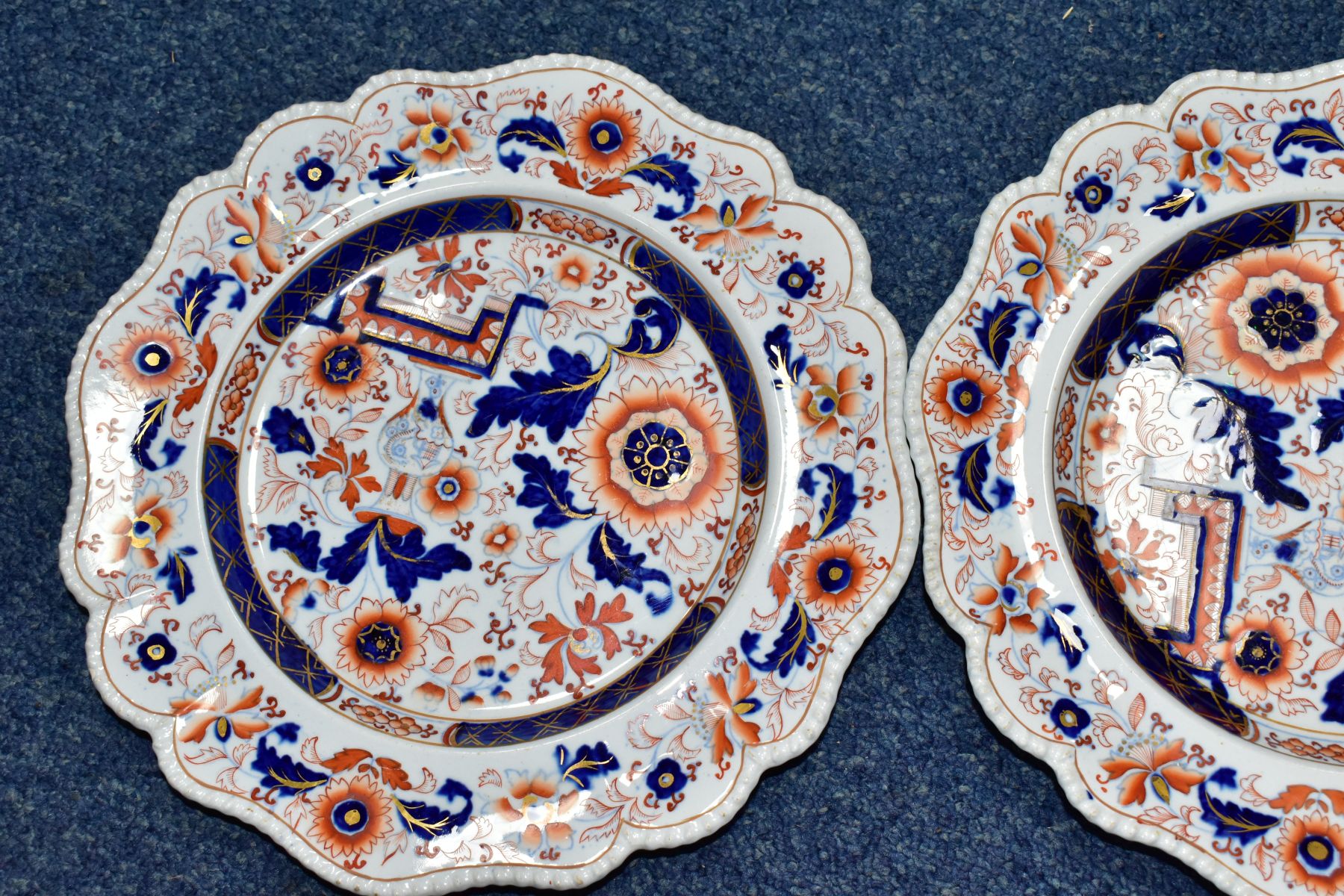 A COLLECTION OF 19TH AND 20TH CENTURY CABINET AND DINNER PLATES, comprising three Hicks & Meigh - Image 15 of 21