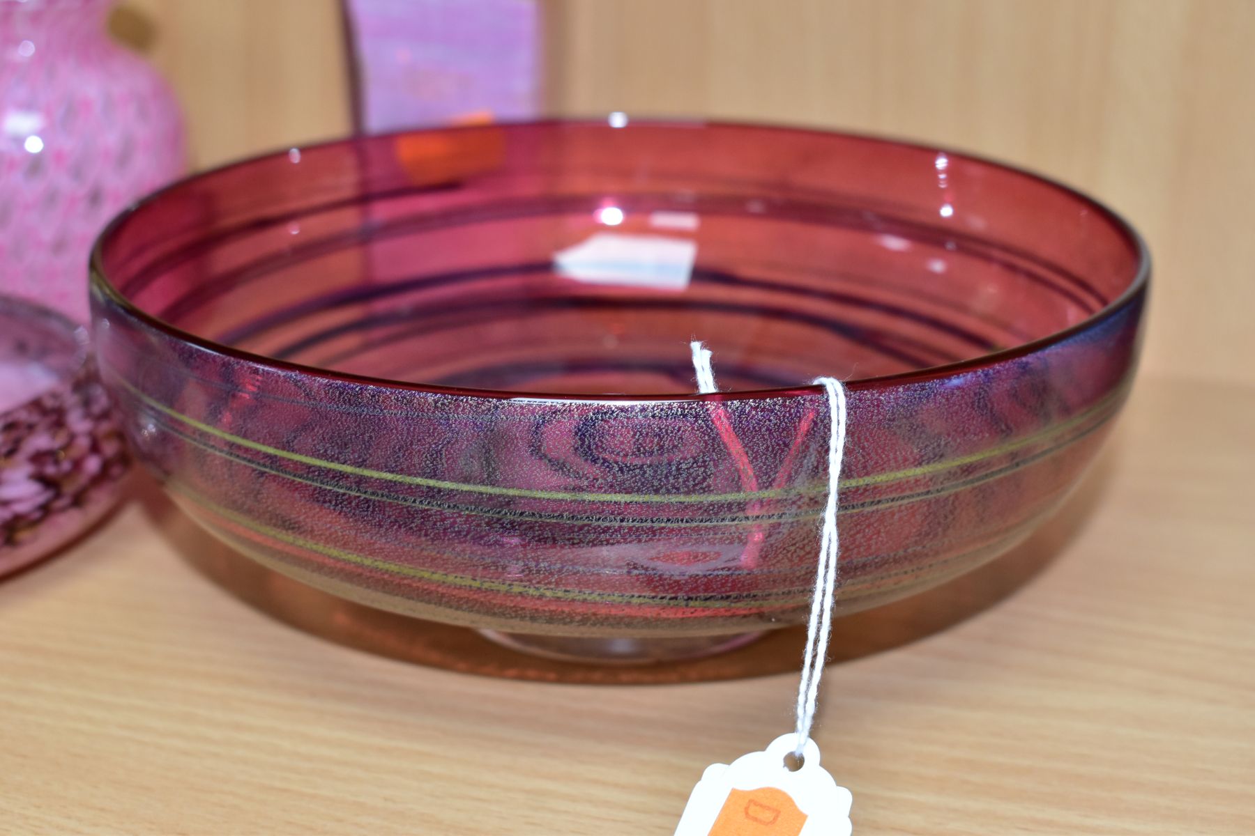 AN ALISTAIR MALCOLM STUDIO GLASS FOOTED BOWL AND THREE OTHER PIECES OF PINK RED GLASSWARE, the - Image 2 of 10