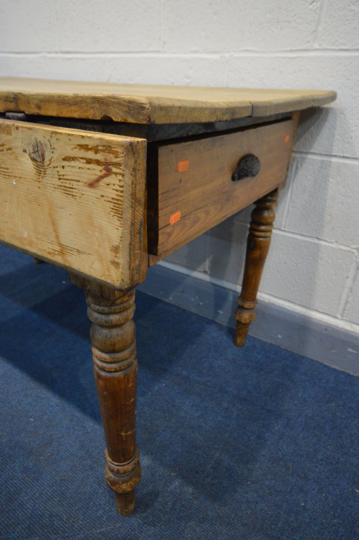 A VICTORIAN PINE KITCHEN TABLE, with a single drop leaf and single drawer, length 125cm x closed - Image 3 of 3