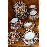 FOURTEEN PIECES OF ROYAL CROWN DERBY IMARI 2451 PATTERN ITEMS, including assorted cups and