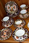 FOURTEEN PIECES OF ROYAL CROWN DERBY IMARI 2451 PATTERN ITEMS, including assorted cups and