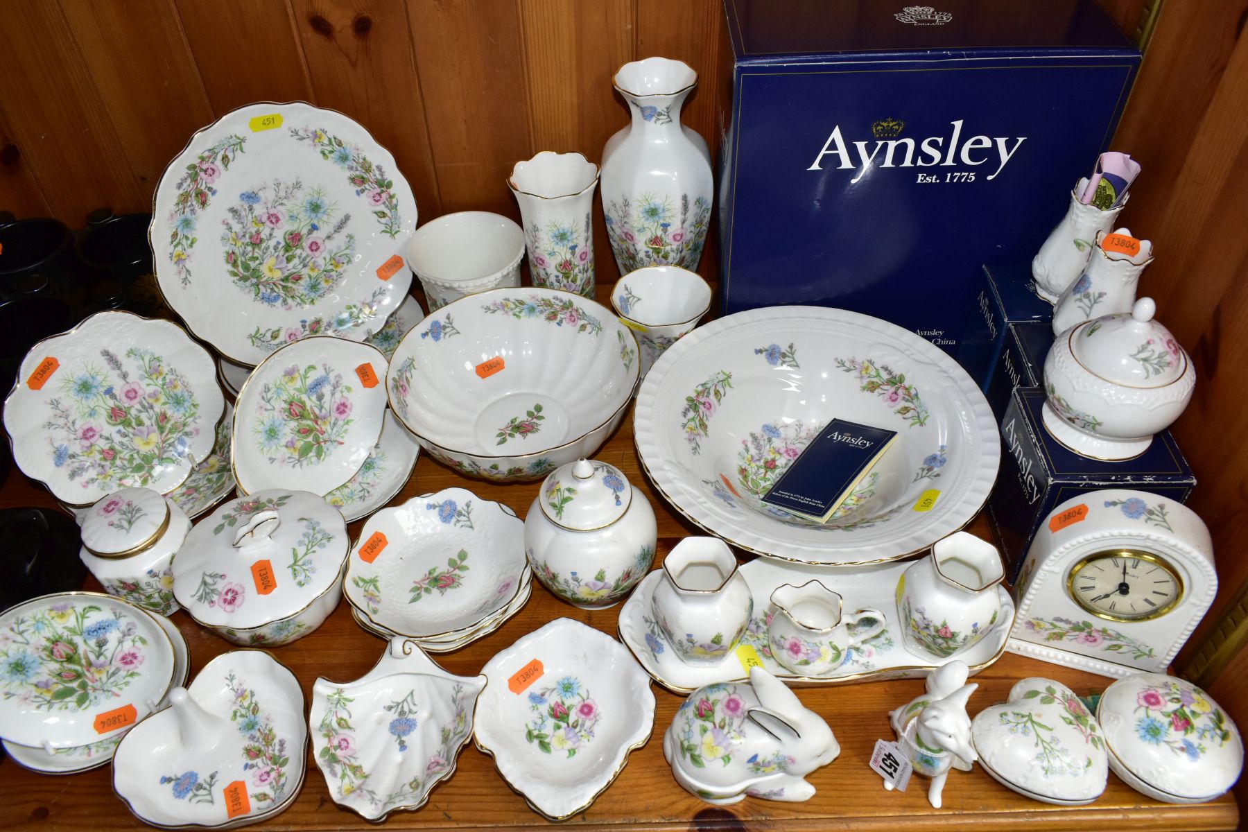 A COLLECTION OF AYNSLEY 'WILD TUDOR' PATTERN GIFTWARE, including bowls, pin dishesw, trinket - Image 2 of 8