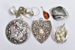 A SELECTION OF SILVER AND WHITE METAL JEWELLERY, to include a Siam brooch, an inlaid Mexican