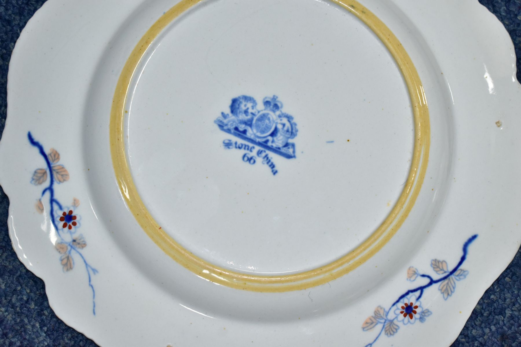 A COLLECTION OF 19TH AND 20TH CENTURY CABINET AND DINNER PLATES, comprising three Hicks & Meigh - Image 19 of 21