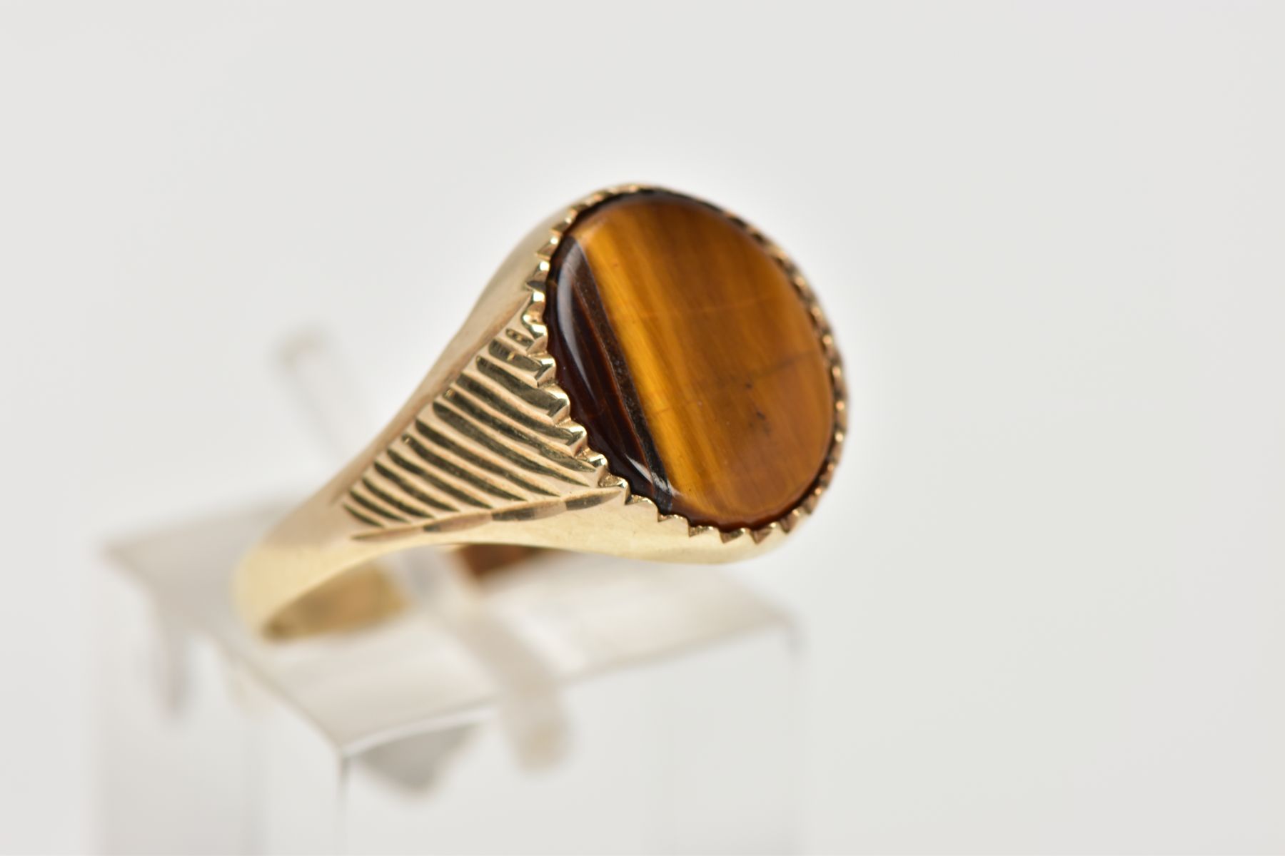 A 9CT GOLD TIGERS EYE SIGNET RING, a central oval tigers eye panel to the tapered band with diagonal - Image 4 of 4