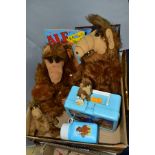 A QUANTITY OF ASSORTED ALF SOFT TOYS & MEMORABILIA, to include Thermos lunch box and flask small