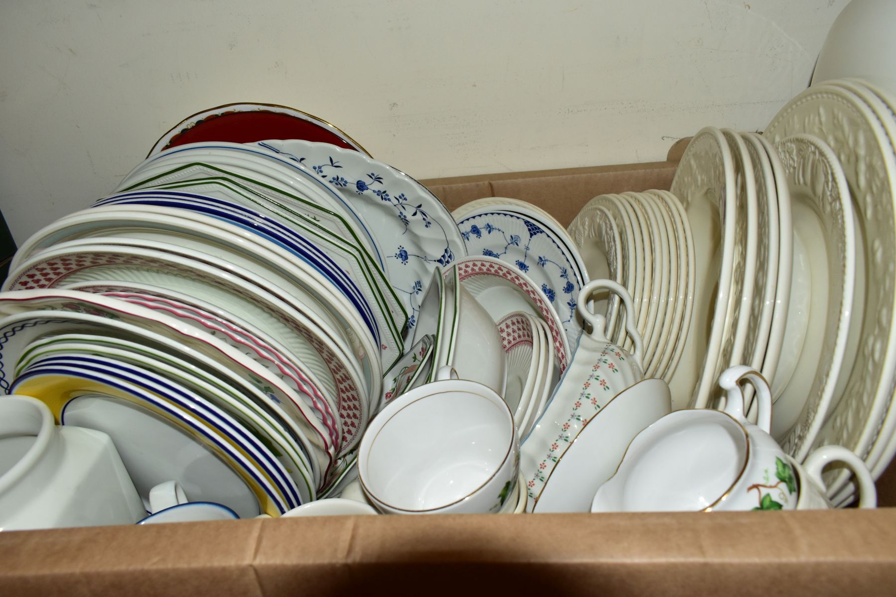 FIVE BOXES OF CERAMIC TEA/DINNER WARES, to include Wedgwood (various patterns), Coalport (Ming - Image 6 of 12