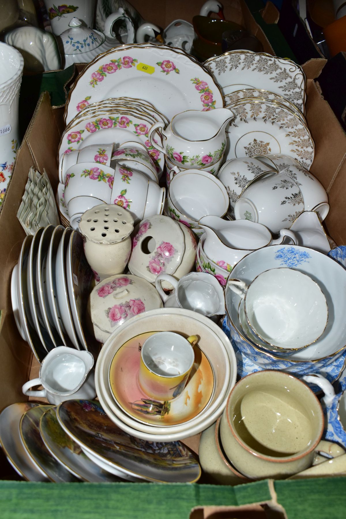 THREE BOXES AND LOOSE CERAMICS, to include Aynsley 'Forget Me Not' teapot, 12154 pattern tea - Image 3 of 6