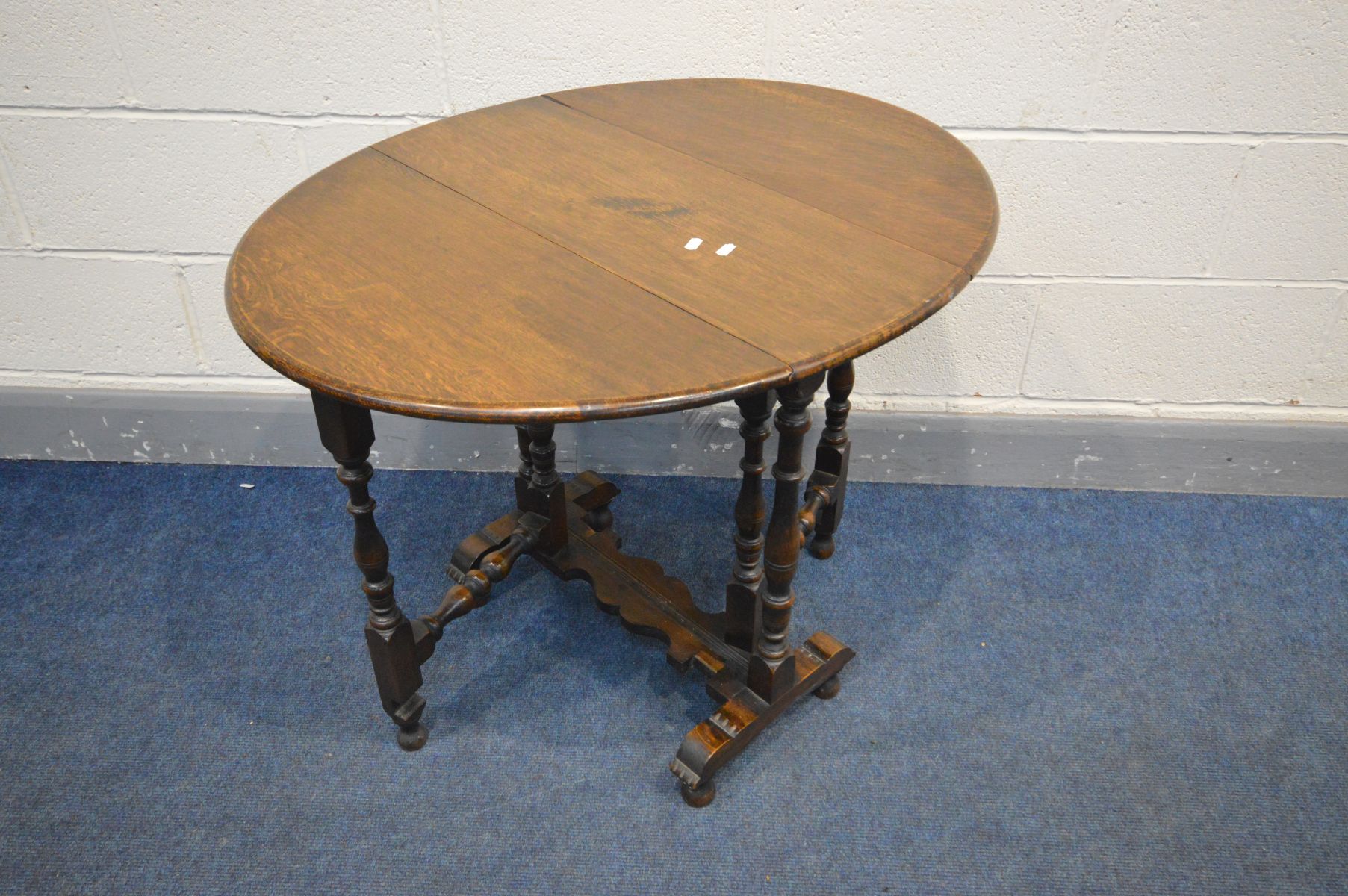 A MID TO LATE 20TH CENTURY OVAL OAK SUTHERLAND TABLE, with turned, bulbous and block supports, - Image 2 of 4