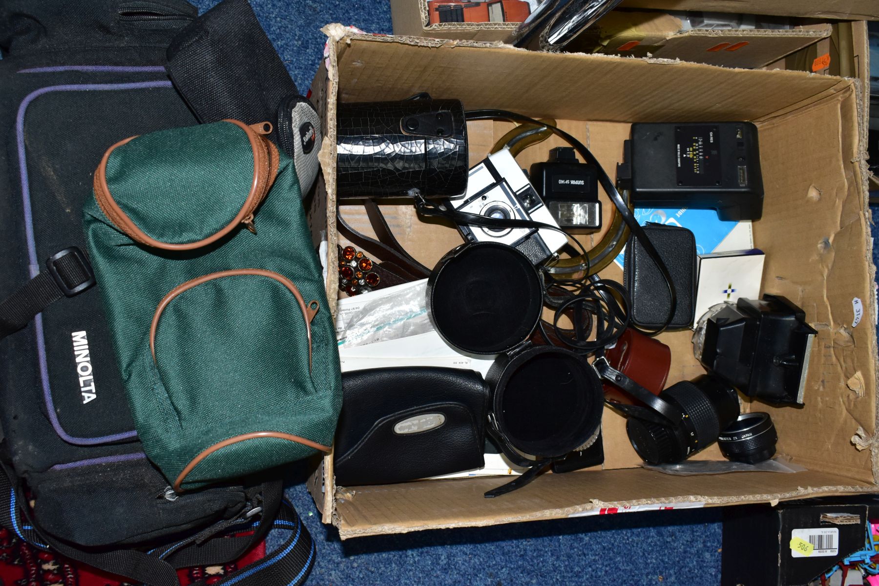 A SMALL QUANTITY OF PHOTOGRAPHY EQUIPMENT, etc, including a Bilora camera, a Sunpack SP140 flash,