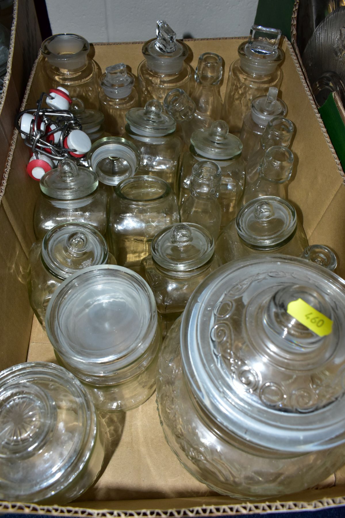 SEVEN BOXES AND LOOSE KITCHEN CROCKERY AND GLASSWARE, including mugs, kilner jars, storage jars, - Image 5 of 9