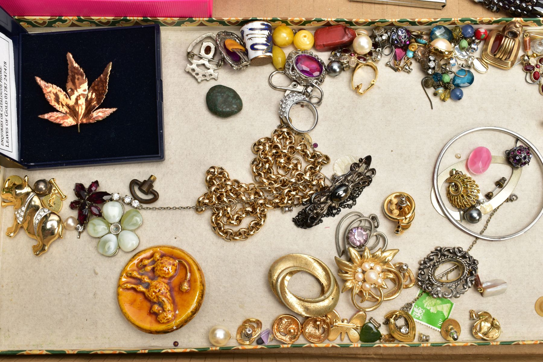 A BOX OF MAINLY COSTUME JEWELLERY, to include two amethyst collection of crystals, various beaded - Image 5 of 5
