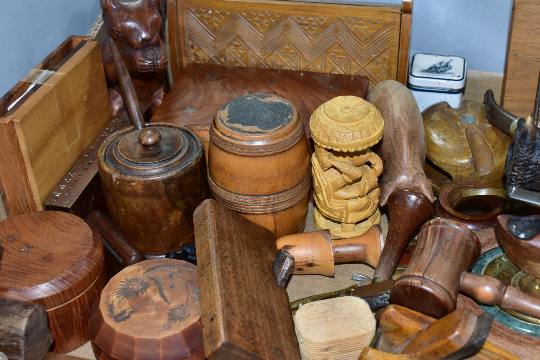 A BOX OF TREEN, to include two gavels, small woodworking planes, a bulls head pipe, a clog shaped - Image 4 of 5