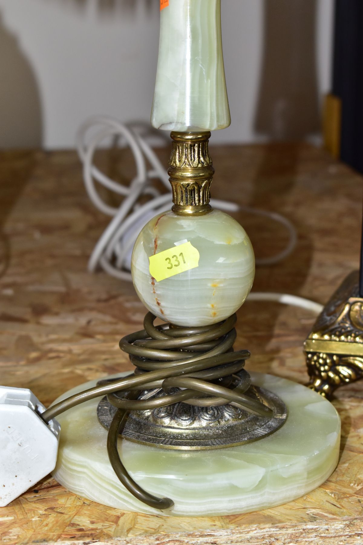 A GROUP OF FIVE TABLE LAMPS, comprising a pair of onyx and gilt metal lamp bases, height 36cm to - Image 9 of 12