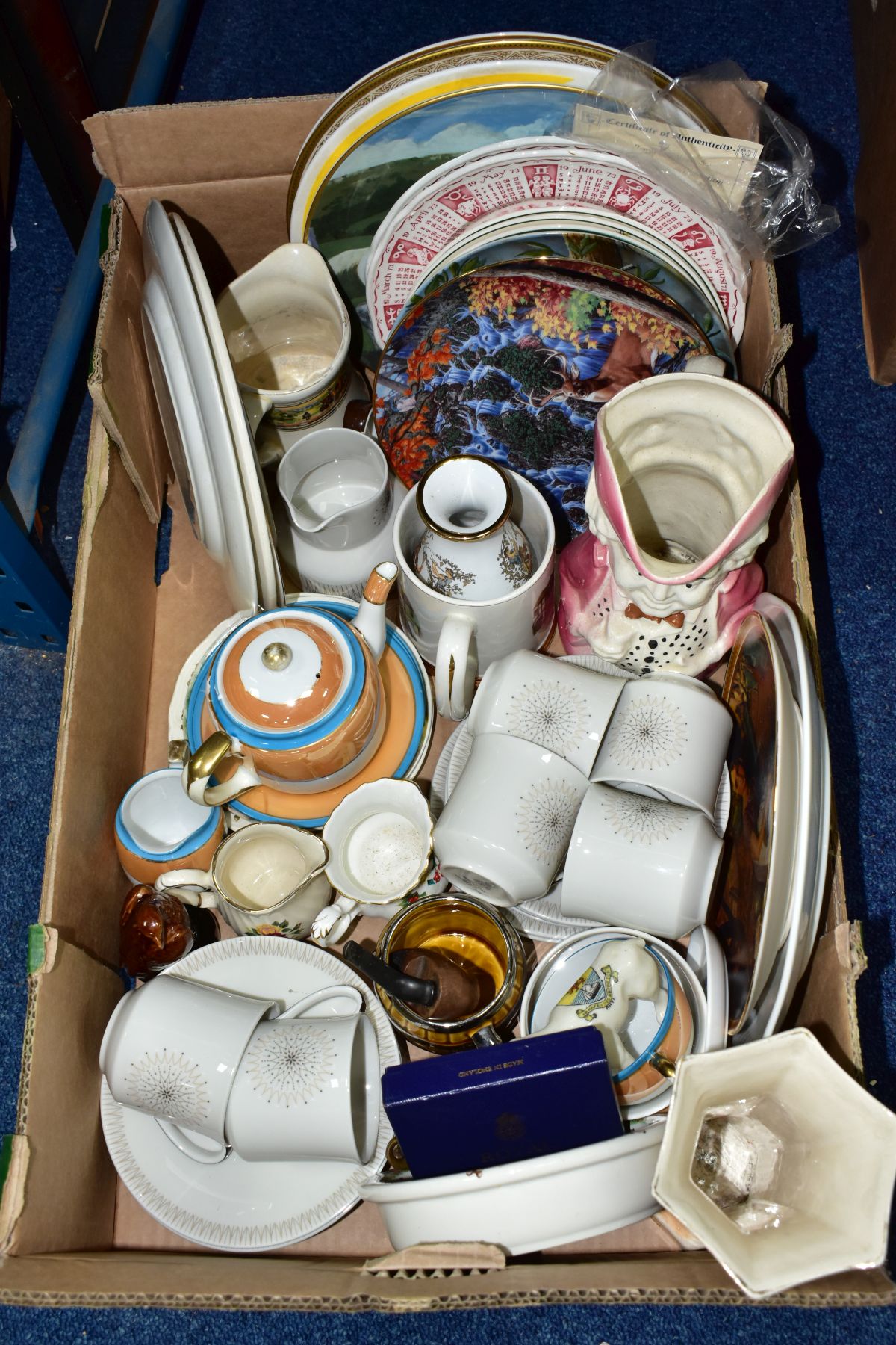 A BOX OF CERAMICS, including a Royal Doulton 'Morning Star' part coffee set, a Beswick 'Jack and