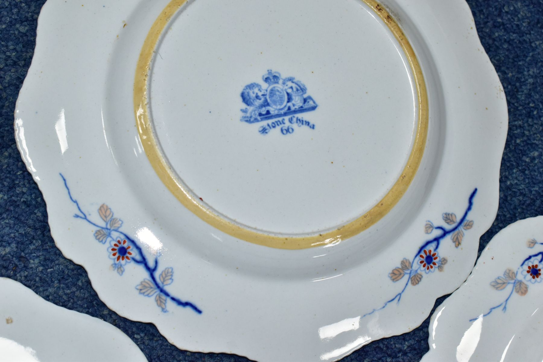 A COLLECTION OF 19TH AND 20TH CENTURY CABINET AND DINNER PLATES, comprising three Hicks & Meigh - Image 21 of 21