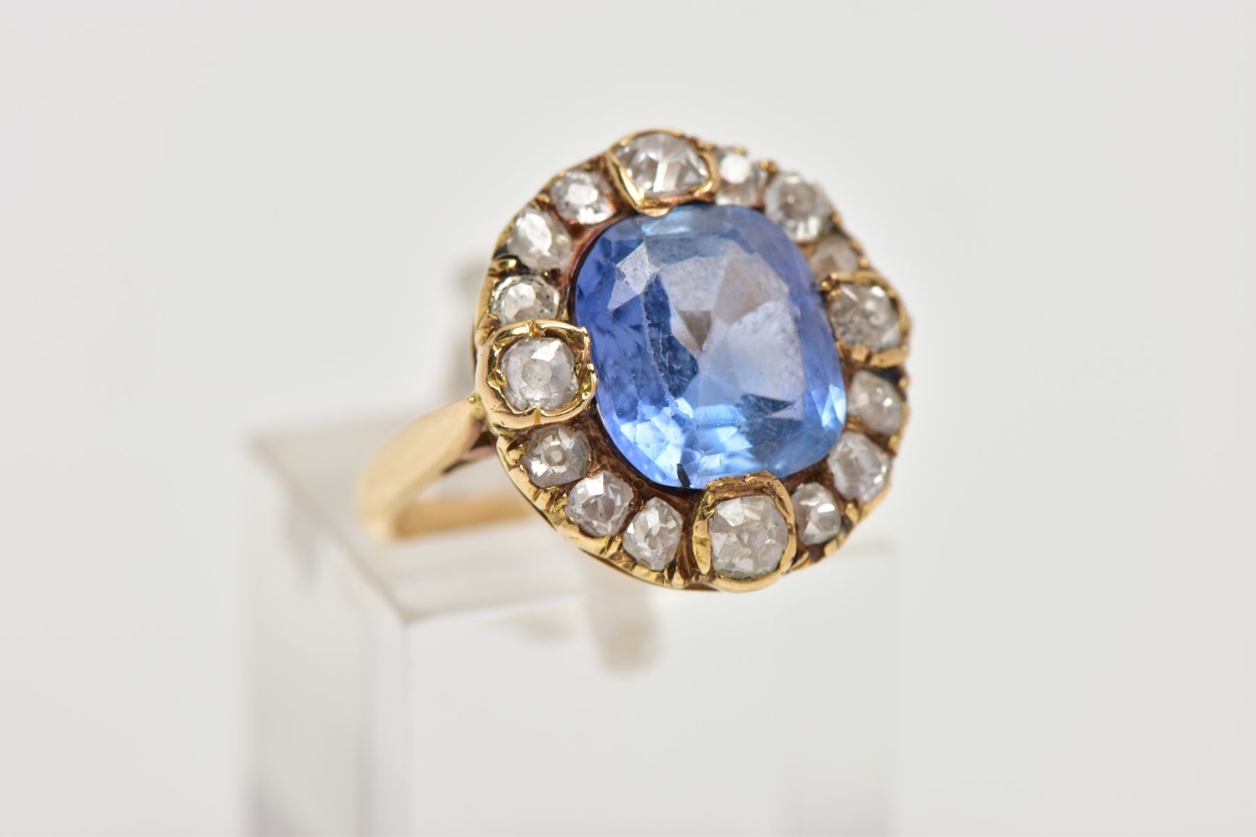 A GOLD VICTORIAN DIAMOND AND SAPPHIRE CLUSTER RING, a large cushion cut pale blueish purple sapphire - Image 4 of 4