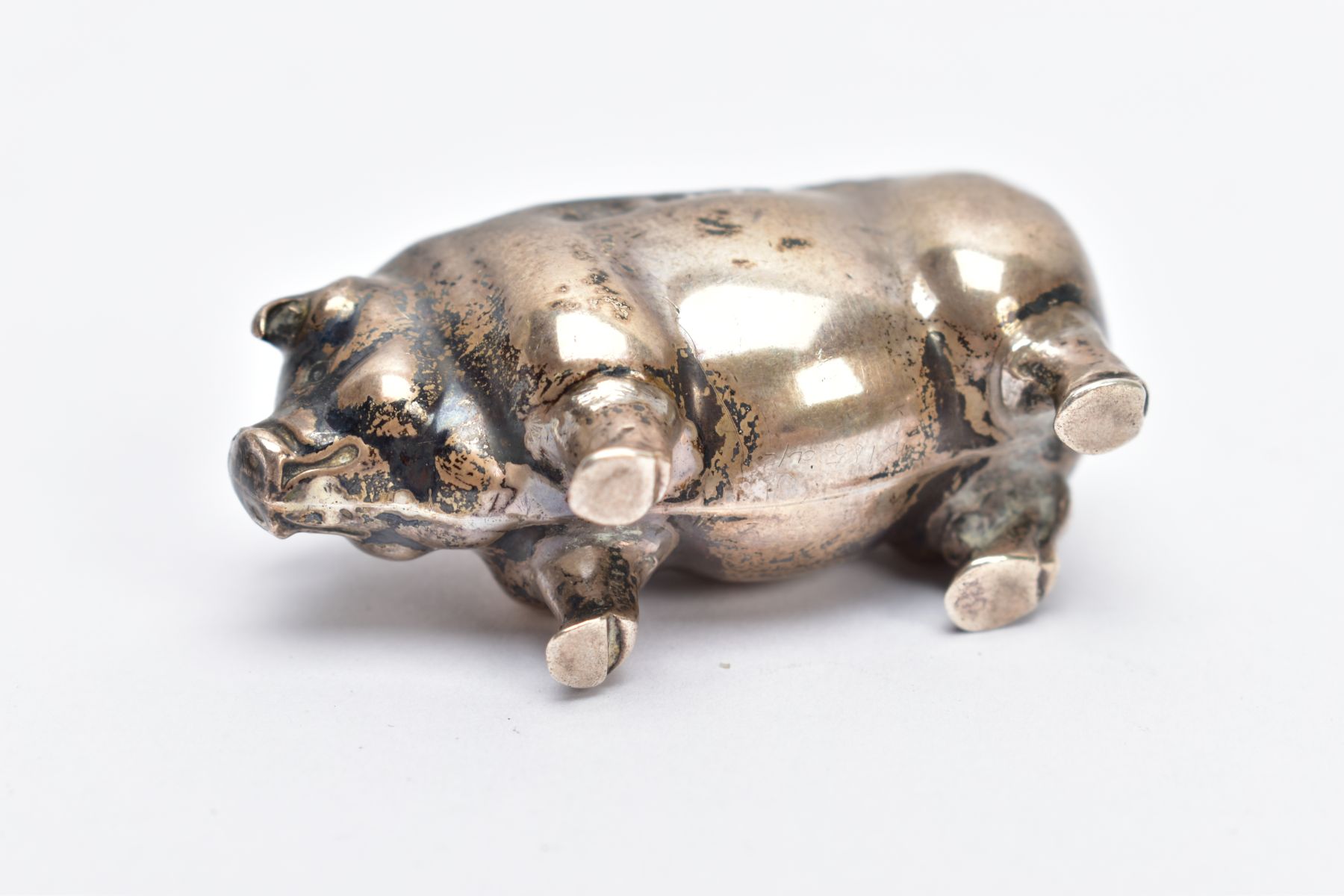 AN EDWARDIAN SILVER PIN CUSHION, in the form of a standing pig, hallmarked 'Levi & Salaman' - Image 6 of 6