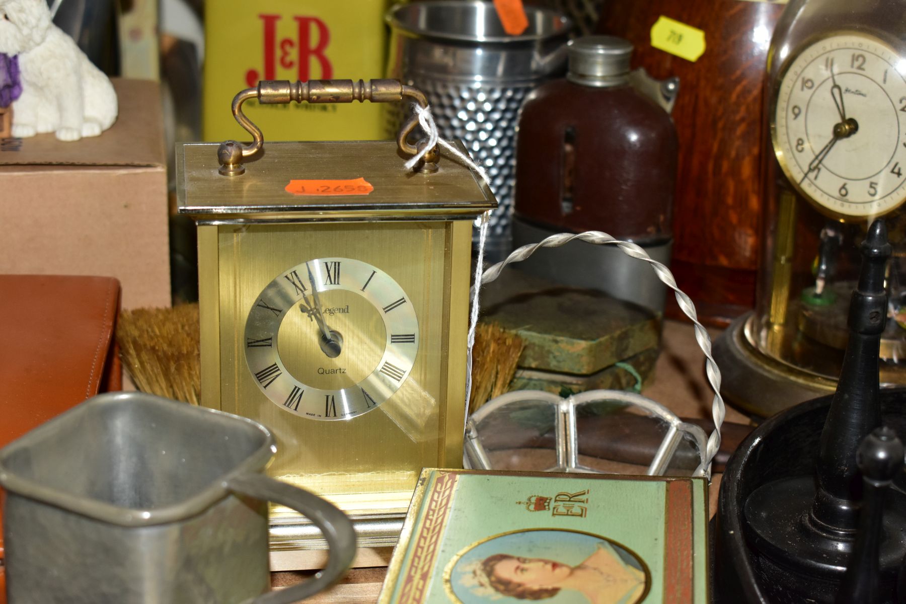 LOOSE SUNDRY ITEMS, ETC, to include an oak smokers cabinet, ebony dressing table set, vintage soda - Image 4 of 9